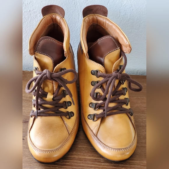 Shoes - Picture 3 of 10